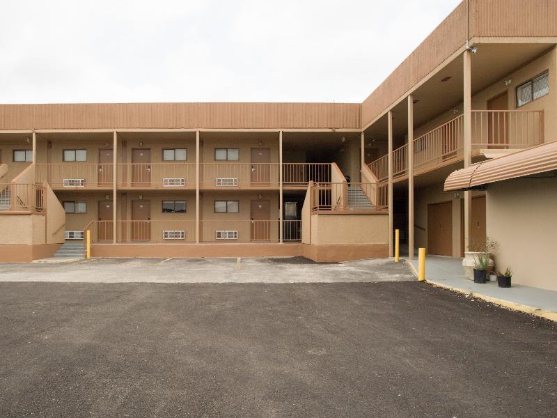Oyo Hotel San Antonio Lackland Afb Seaworld Hwy 90 W Exteriér fotografie